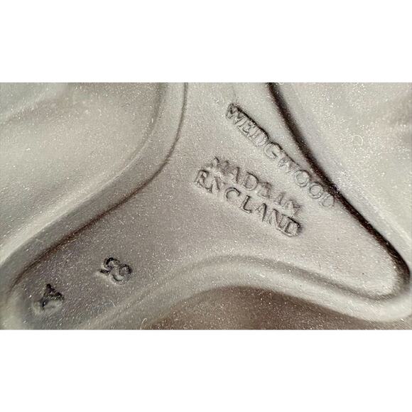 VTG Wedgwood White on Black Jasperware Dish Made in England - Picture 3 of 5